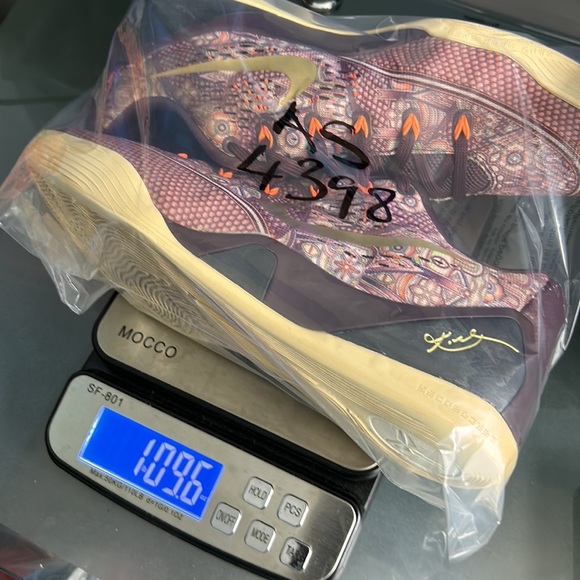 NIKE KOBE IX 9 EM SILK MENS SIZE 9.5 ATHLETIC SHOES GOLD PURPLE - Picture 11 of 12